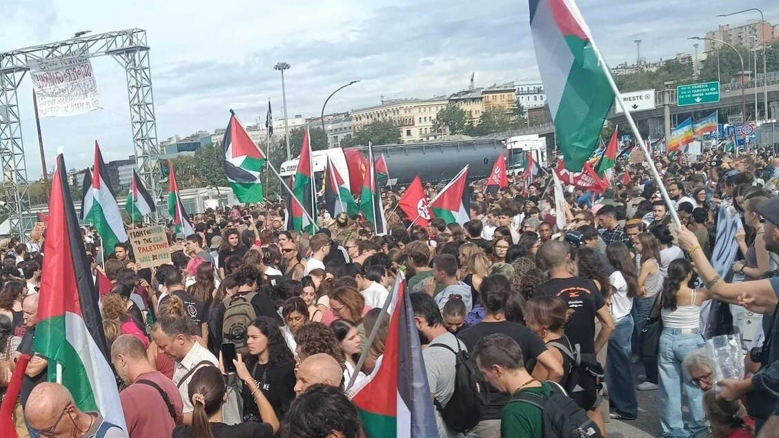 Sciopero pro Pal: in tremila a Varco porto di Trieste