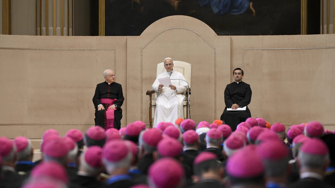 Cei, ripensare le parrocchie, valutare l'accorpamento delle diocesi