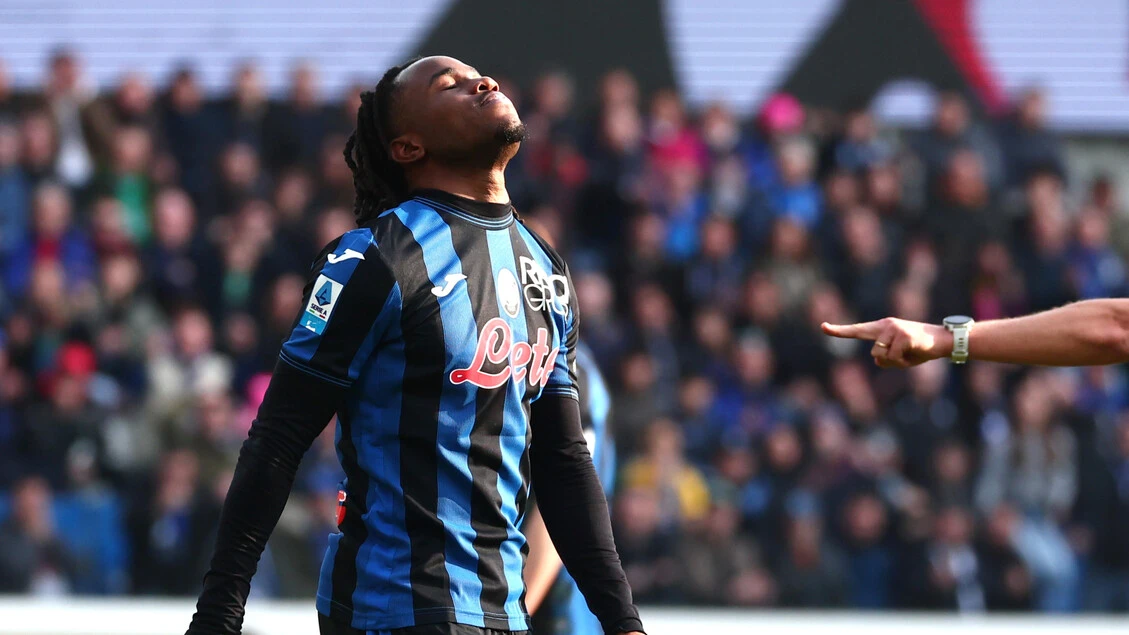 Lookman in rotta con l'Atalanta, non si presenta ad allenamento