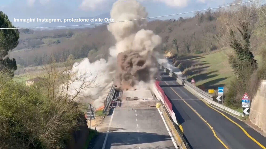 Anas fa esplodere un ponte nel Viterbese con 17mila cariche