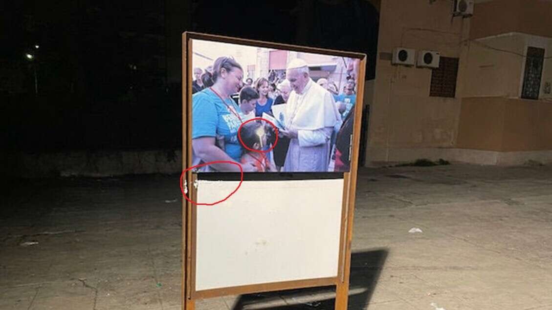 Palermo, imbrattate foto mostra di Don Pino Puglisi a Brancaccio