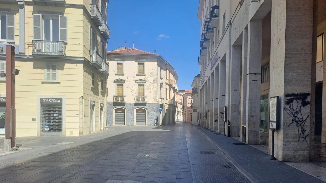 Rissa nel centro storico di Potenza, un 16enne accoltellato