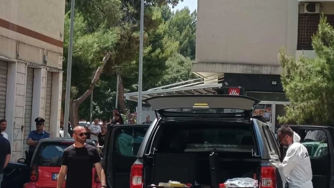Ucciso con proiettile al collo l'uomo trovato morto a Foggia