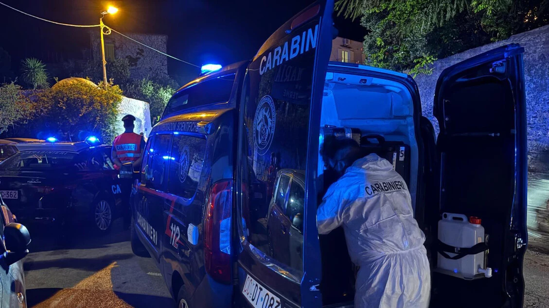 Rimprovera ragazzi e viene colpito con un pugno, perde un occhio