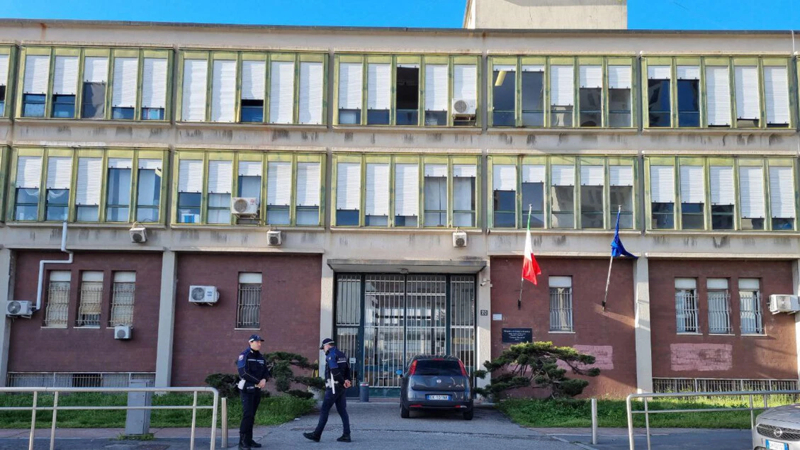 Accoltellato per rapina a Milano, fermati due 16enni