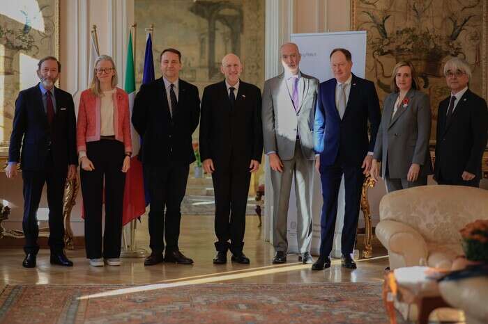 Polonia: Ministro esteri Sikorski incontra ambasciatori G7