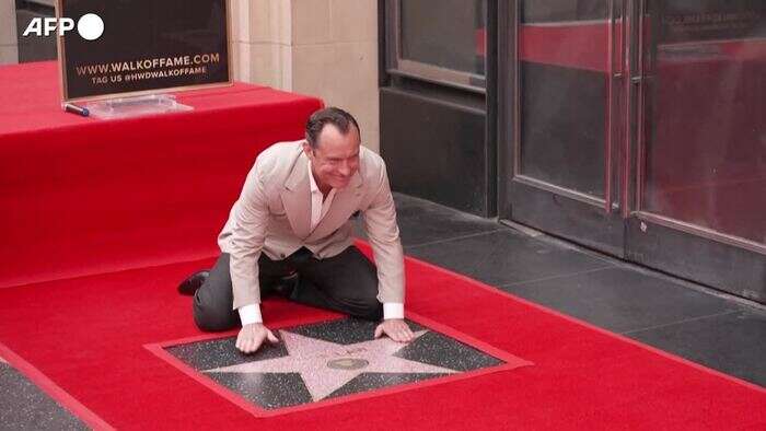 Jude Law ottiene la stella sulla Hollywood Walk of Fame