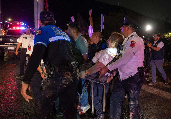 Messico: autobus contro un camion, 24 morti e 5 feriti