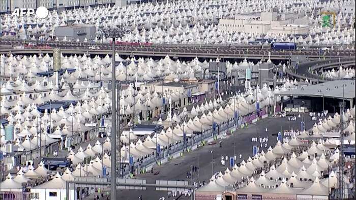 Oltre un milione di pellegrini musulmani inizia l'hajj