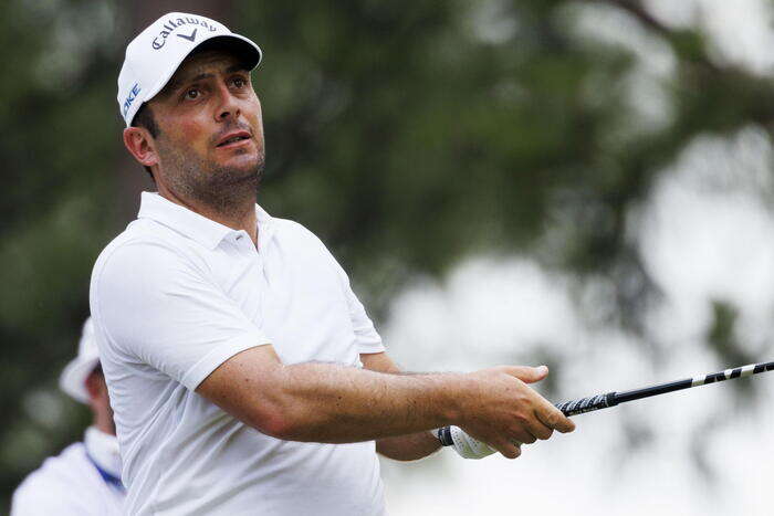 Golf: US Open; hole in one di Molinari, che supera il taglio