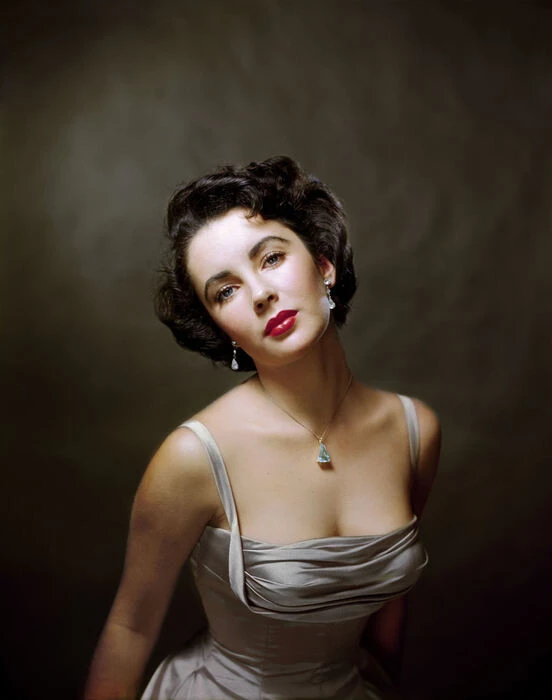 A Milano i ritratti di Philippe Halsman che creò la 'jumpology'