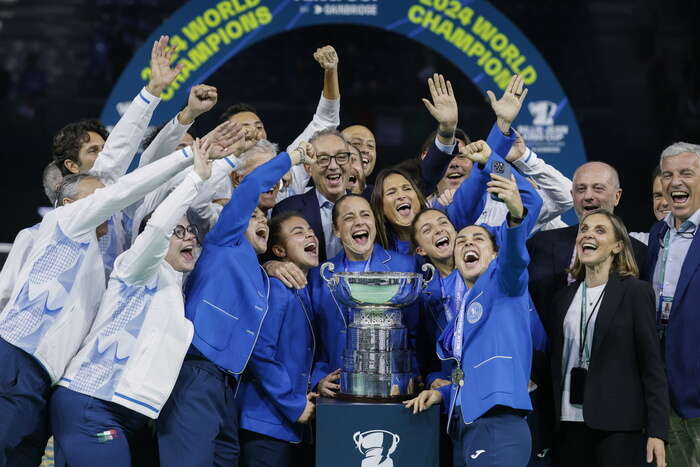 Tennis: azzurre rientrate a Roma, scritto storia sport italiano