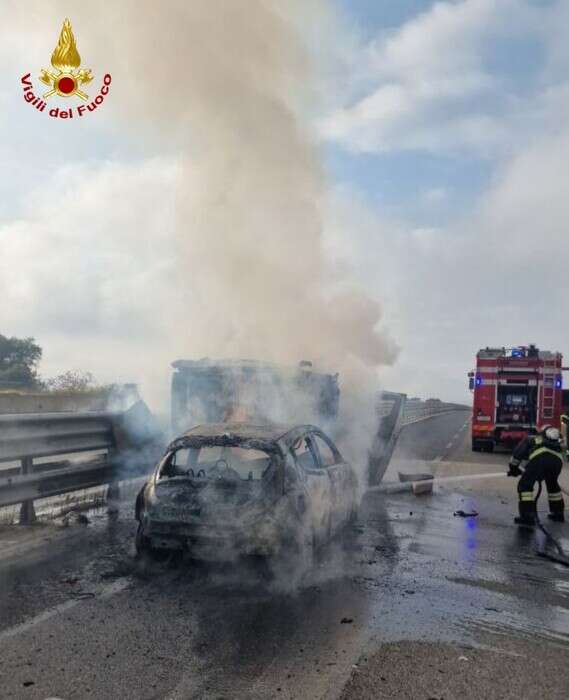 Assalto a un blindato portavalori nel Barese, auto in fiamme