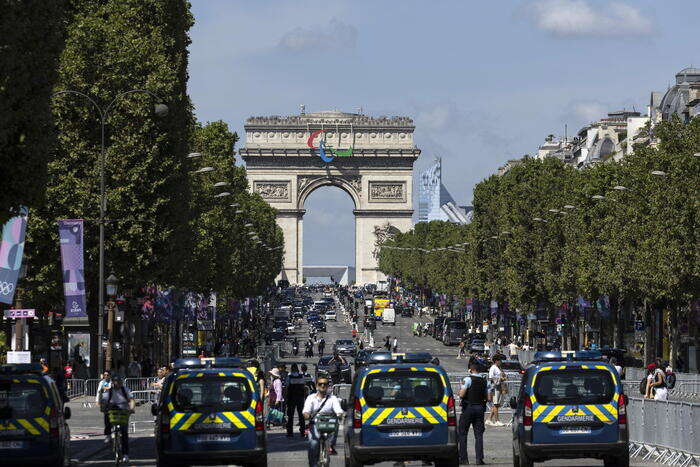 Parigi: sabato parata degli atleti francesi, oltre 4.000 agenti