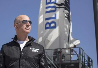 Jeff Bezos, petizioni per lasciare miliardario nello Spazio
