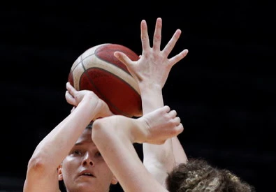 Eurobasket: azzurre ko all'esordio, Serbia vince 86-81