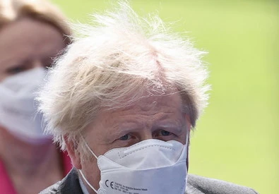 Johnson rinvia le riaperture in Gb,'serve un ultimo sforzo'contro il Covid-19