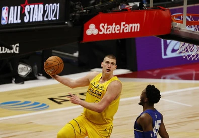 Jokic di Denver miglior giocatore della stagione Nba