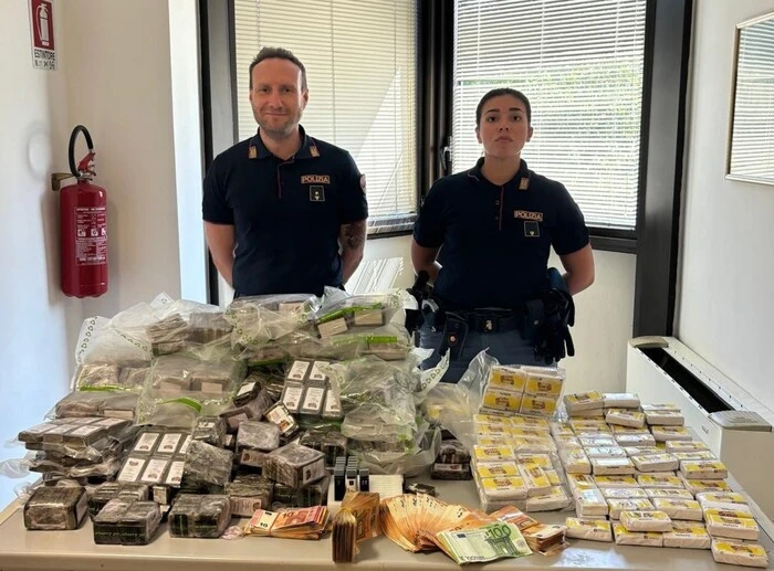 Blitz antidroga a Roma, 5 arresti e sequestro 100 kg hashish