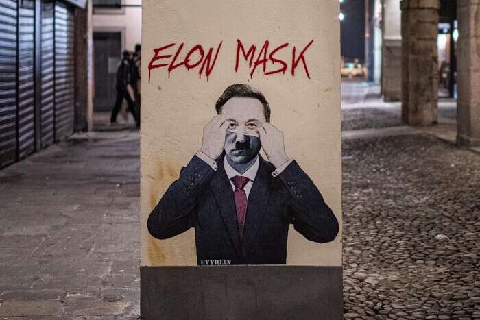 'Elon Mask' nella versione di Evyrein sul muro di Padova