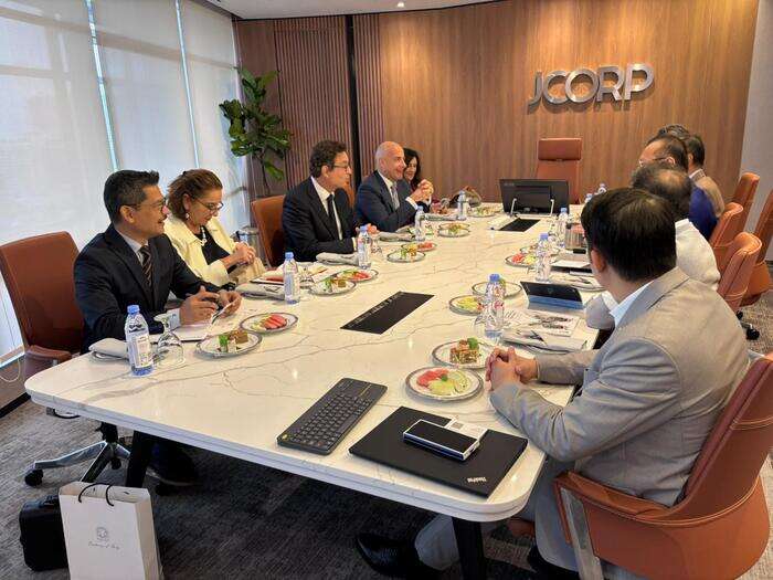 Ambasciatori in Malesia e Singapore incontrano Ceo Johor Corp.