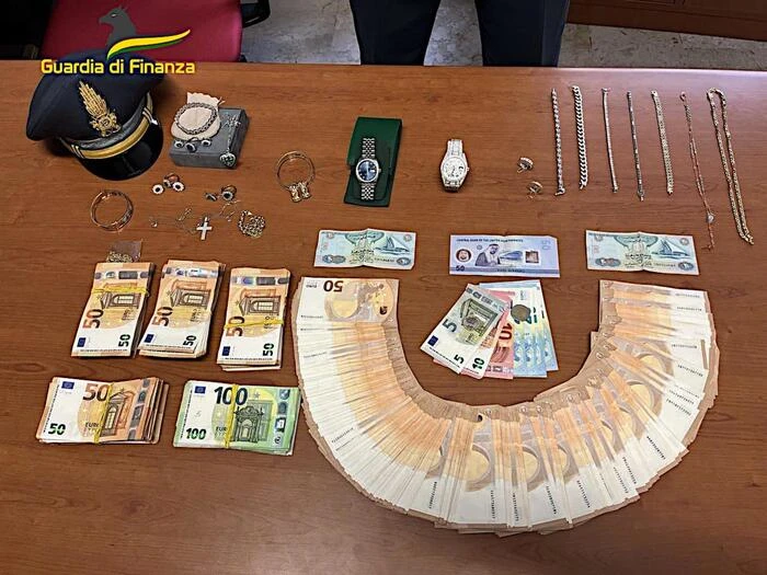 Evasione Iva per 30 milioni su bevande, dieci arresti