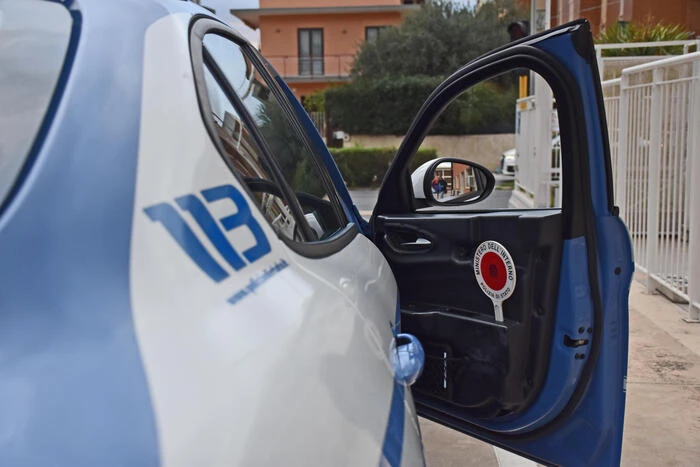 Fu ferito a bottigliate e lasciato in auto a Roma, due arresti
