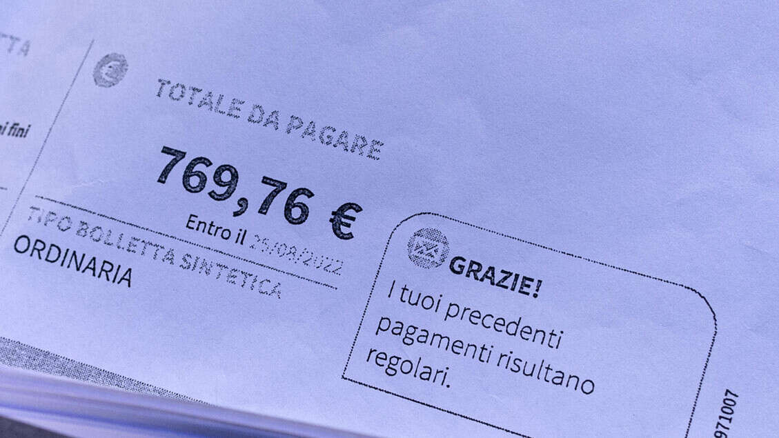 Meloni rinvia cdm, su bollette servono misure più efficaci