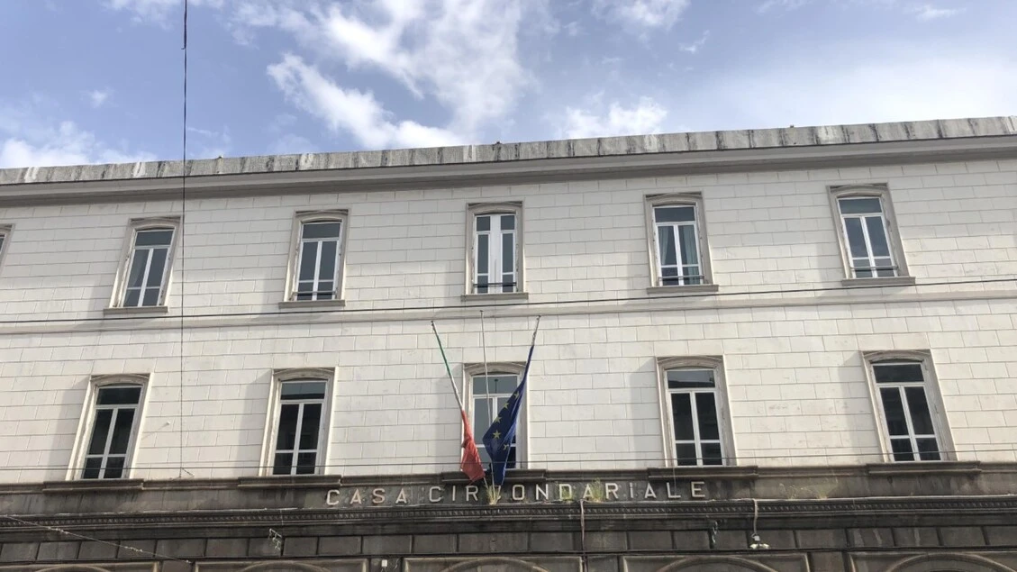 Garante detenuti, nel carcere di Poggioreale un 27enne morto suicida