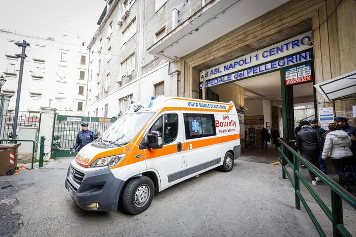 Intossicate dopo aver accettato latte di mandorla da sconosciuto