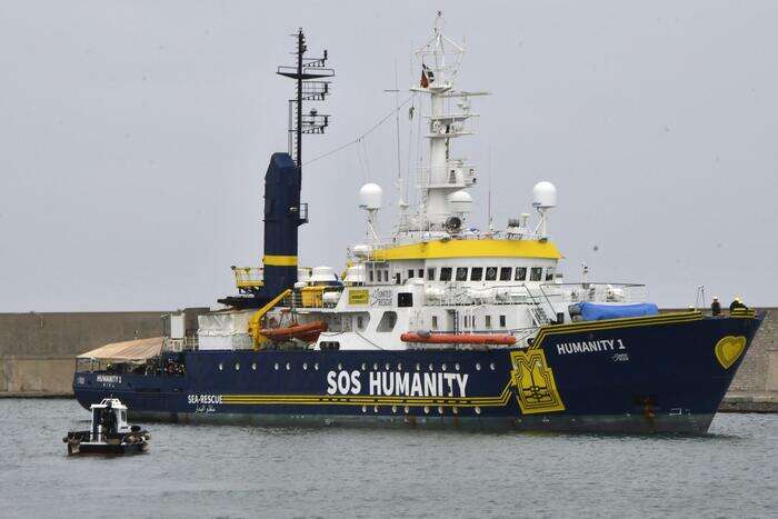 Humanity 1 soccorre 36 migranti, assegnato il porto di Crotone