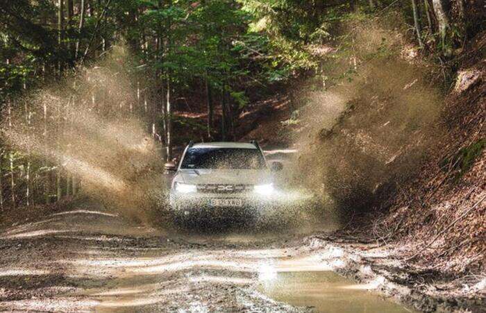 Nuovo Dacia Duster in versione 4x4 è ancora più off-road