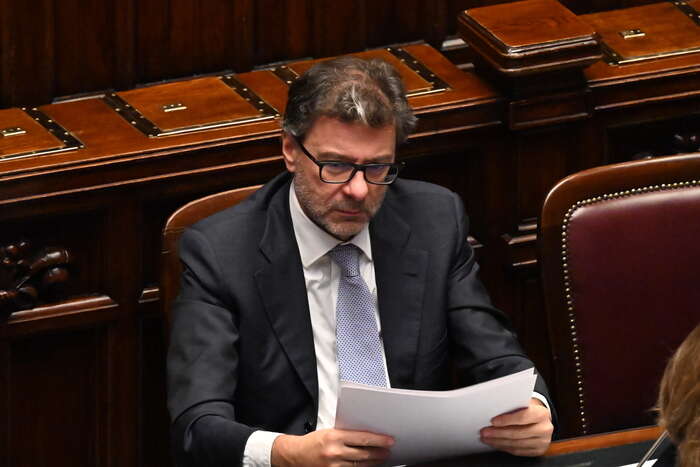 Giorgetti, tasse le abbiamo ridotte, rispondiamo coi fatti