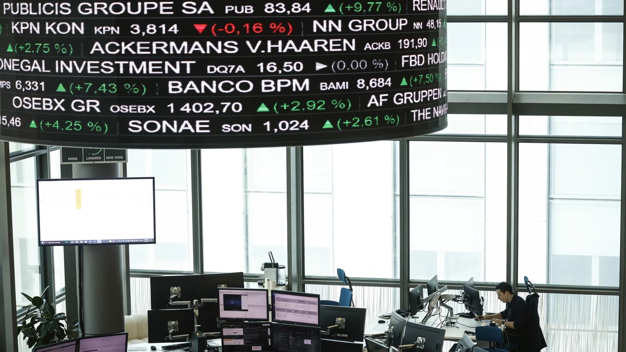 Borsa: l'Europa apre in cauto rialzo