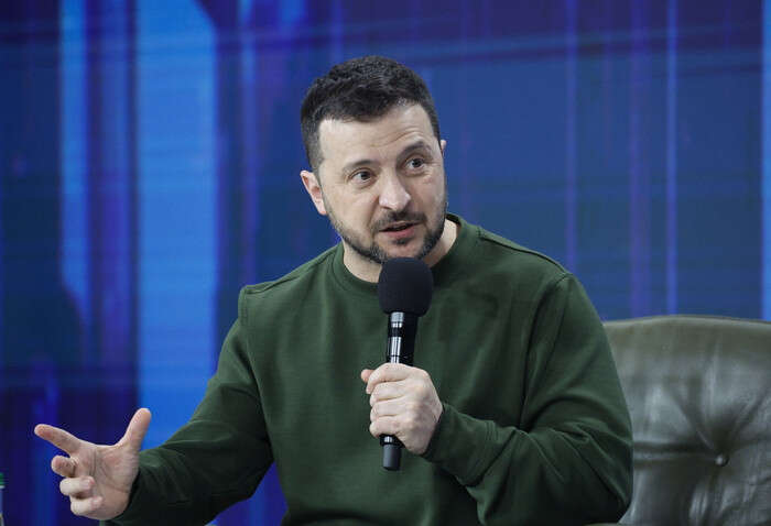 Zelensky, Putin malato di potere, vuole regnare per sempre