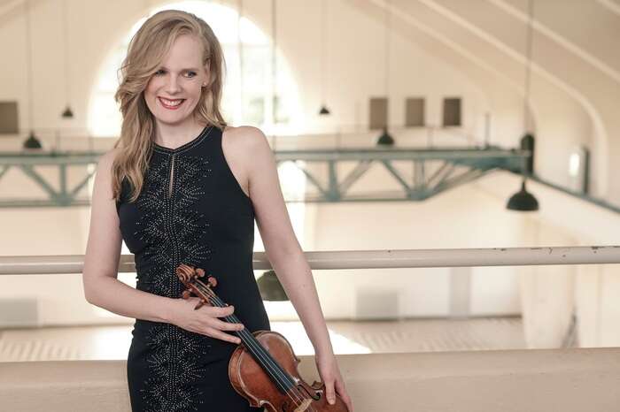 La violinista Simone Lamsma al Teatro Comunale di Modena