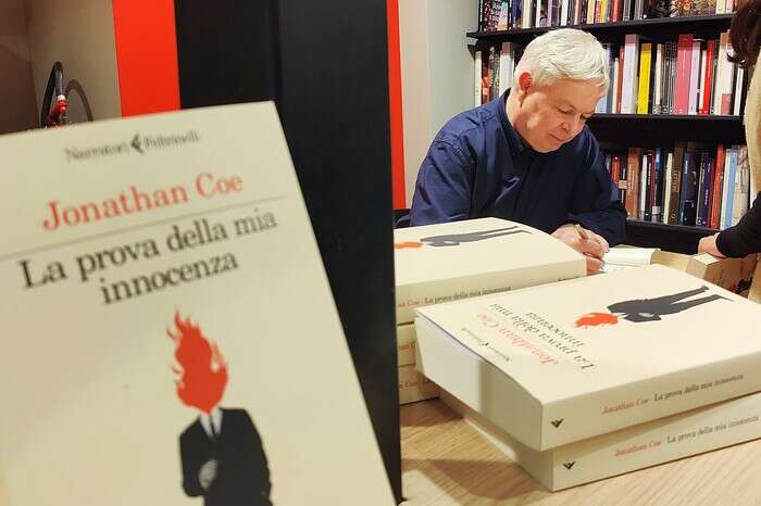 Jonathan Coe, 'scrivo di politica per compulsione, non mi piace'