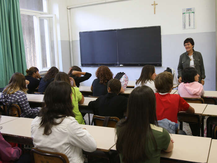 Liceo triestino testa bagni senza genere, stop della Regione