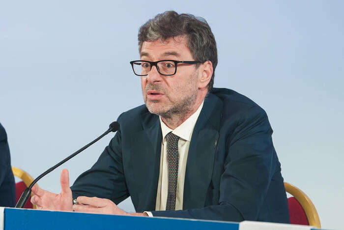 Giorgetti,progetti Pnrr evocano piani quinquennali sovietici