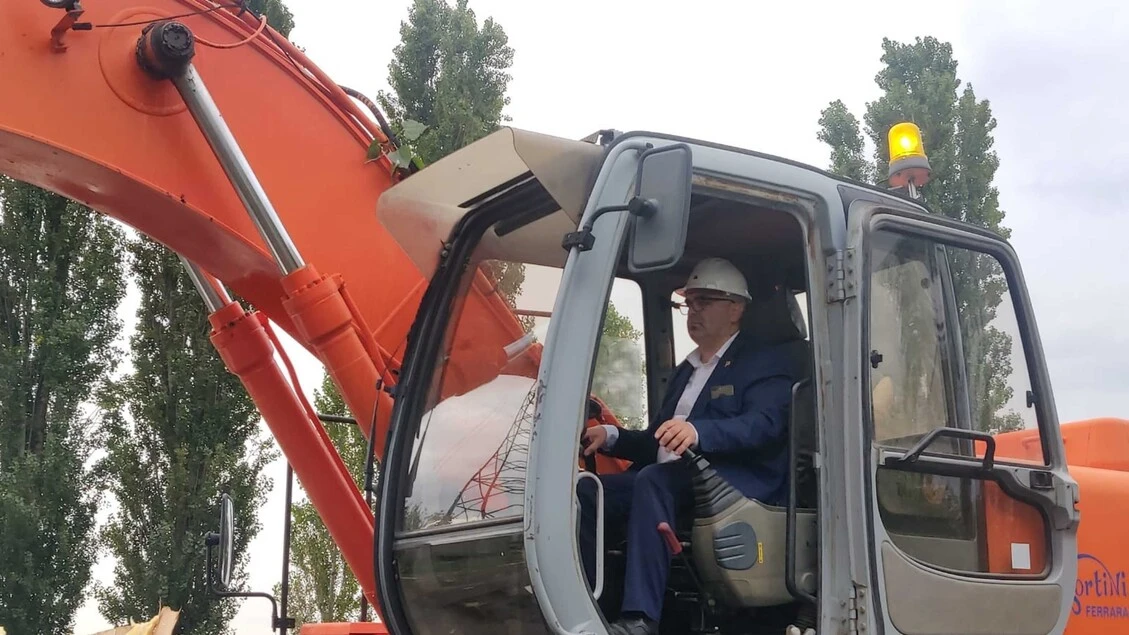 Sgombrò un campo nomadi sulla ruspa, condannato l'ex vicesindaco di Ferrara