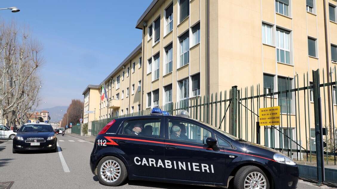 Abusi su 2 ragazzine amiche del figlio, 52enne in carcere a Como