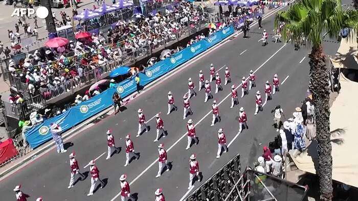 Sudafrica, musica e colori a Citta' del Capo per il carnevale dei menestrelli