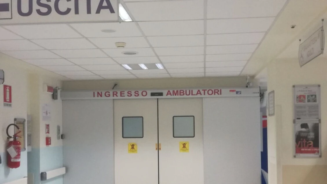 Morto il 12enne caduto nel lago di Molveno durante gita in barca