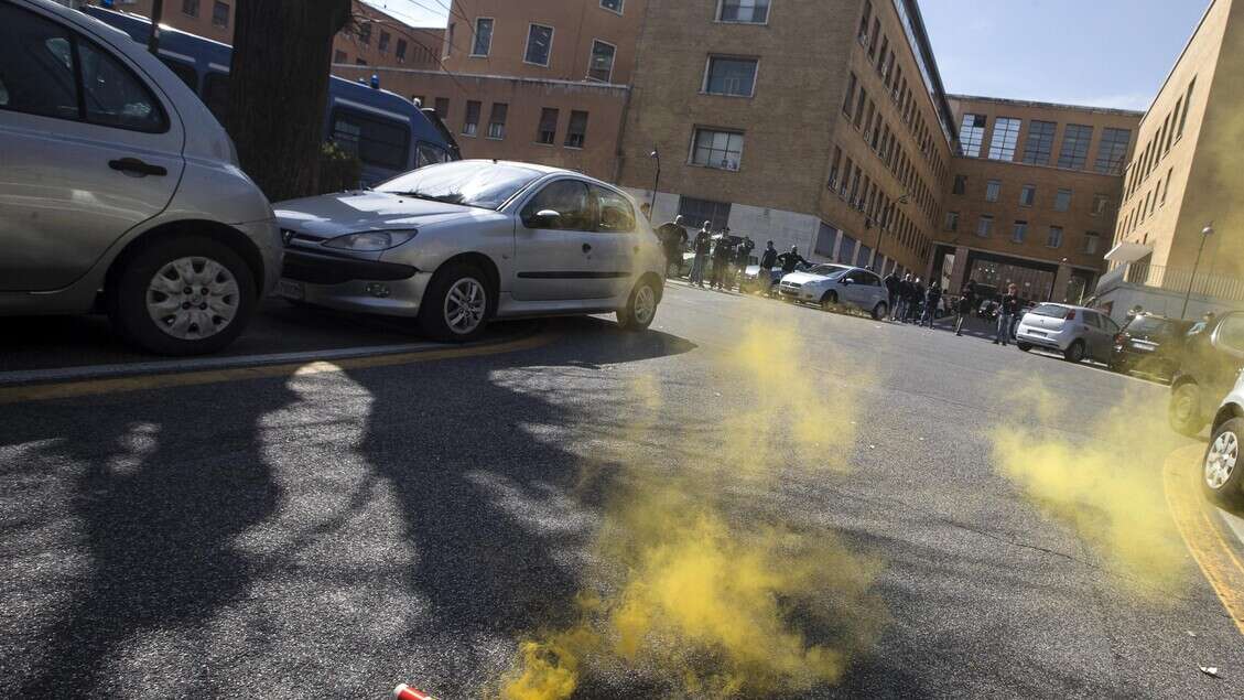 Iniziativa sulle foibe in istituto romano, tensione e proteste