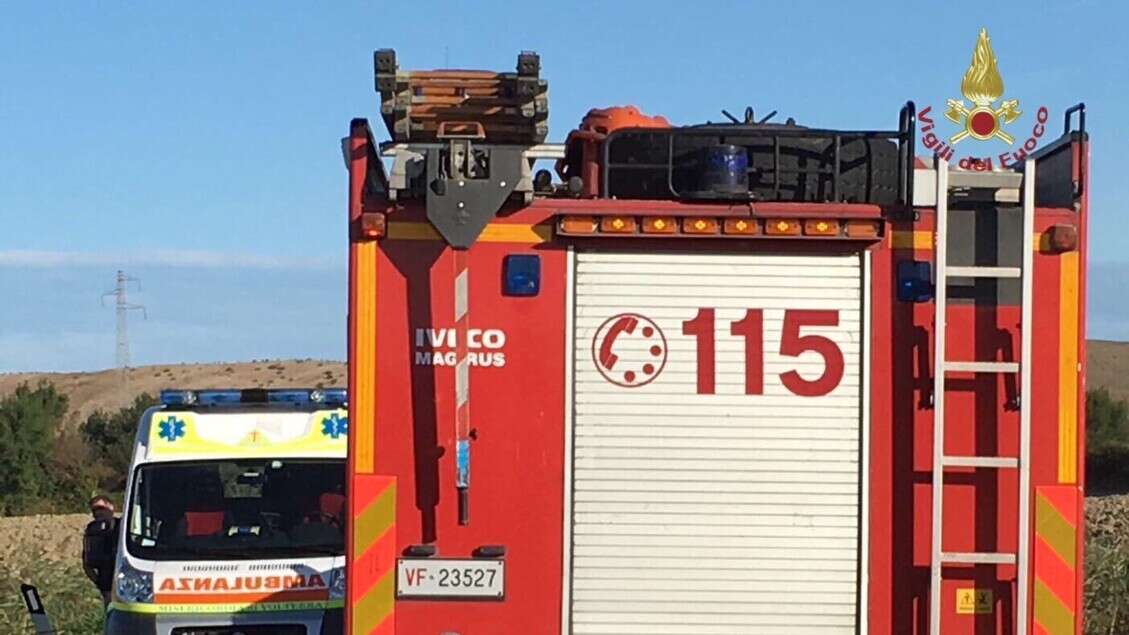 Si barrica in casa e sequestra genitori a Milano, ricoverato