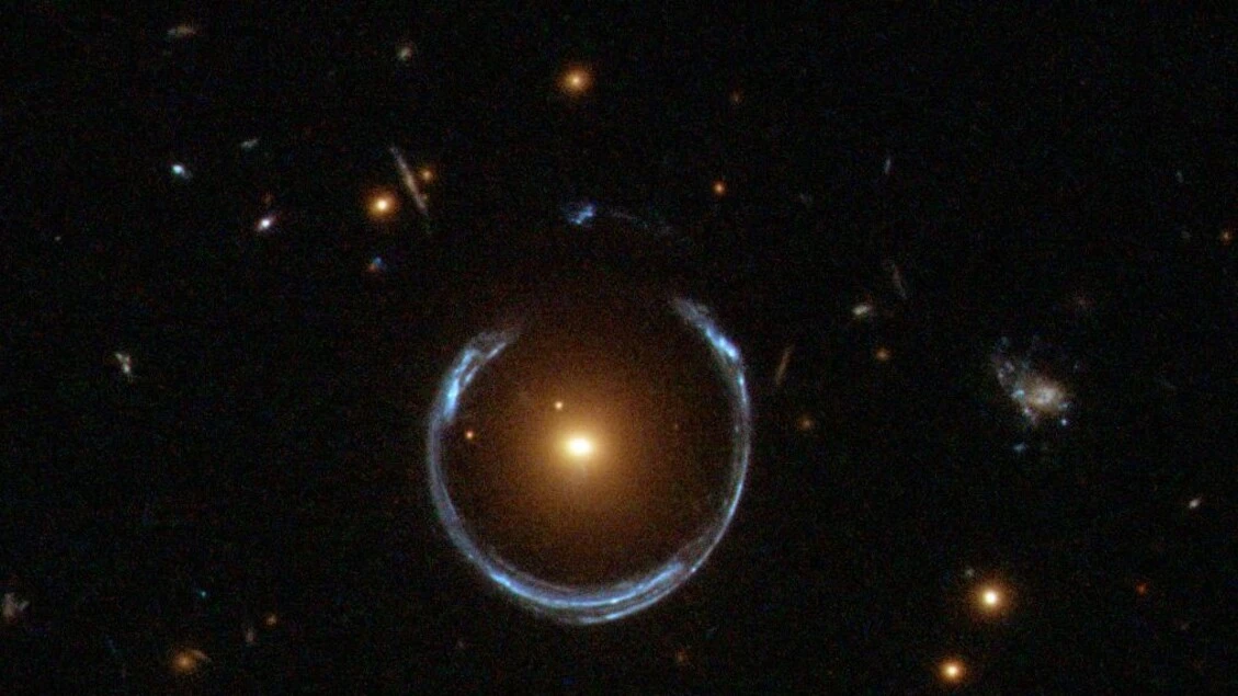 Buco nero da record, la sua massa è 36 miliardi di volte quella del Sole