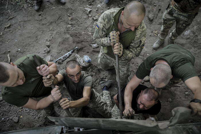 Nel Donetsk 150 minatori rimasti intrappolati dopo un raid russo