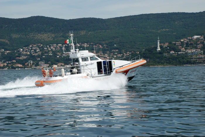 Motonave affonda vicino Grado, salvi i 76 passeggeri