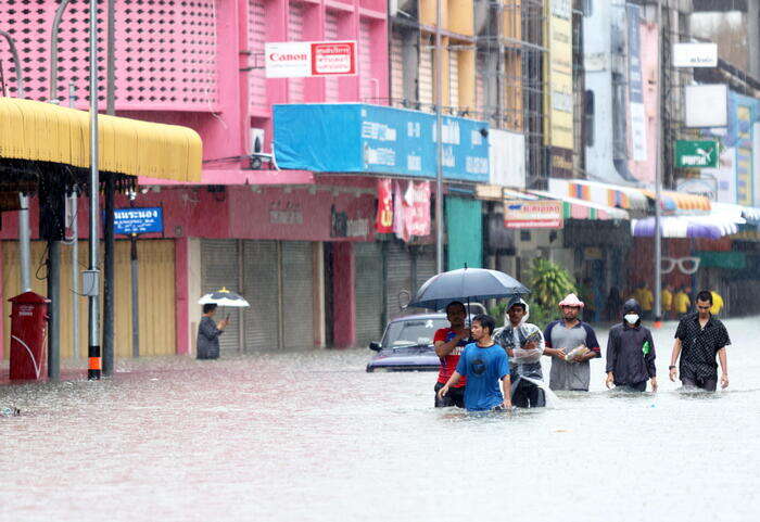 Inondazioni in Malesia e Thailandia, almeno 8 morti