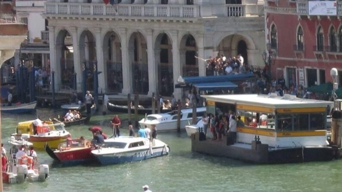 Muore travolto in gondola da vaporetto,risarcimento di 4 milioni